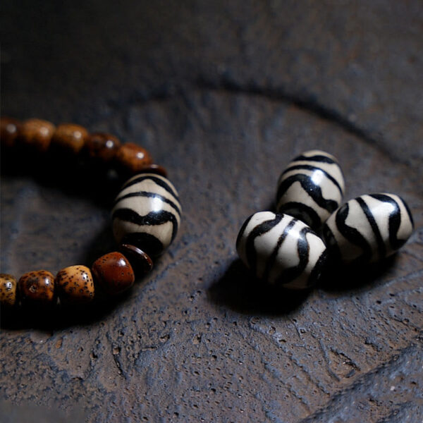 Tibetan Bodhi Seed Amber Dzi Bead Agate Zakiram Goddess of Wealth Beads Triple Wrap Bracelet - 图片 9