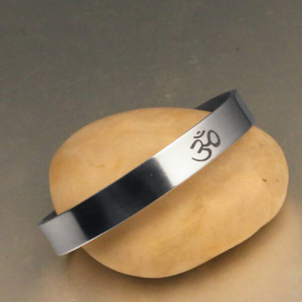 Buddha Stones Tibetan OM Symbol Mindfulness Cuff Bracelet Bangle - 图片 3