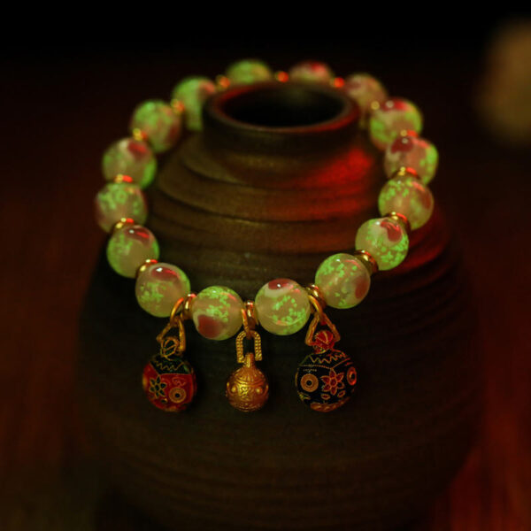 Gold Swallowing Beast Family Charm Luminous Pink Love Heart Fluorescent Liuli Glass Bead Blessings Bracelet - 图片 6