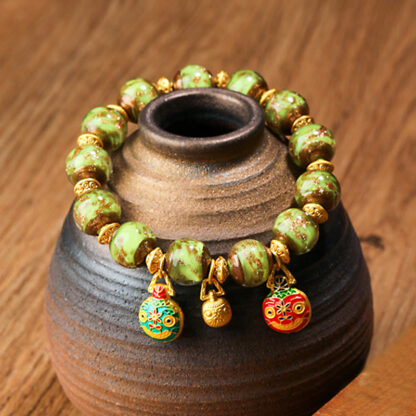Gold Swallowing Beast Family Charm Liuli Glass Bead Fortune Bracelet - 图片 12